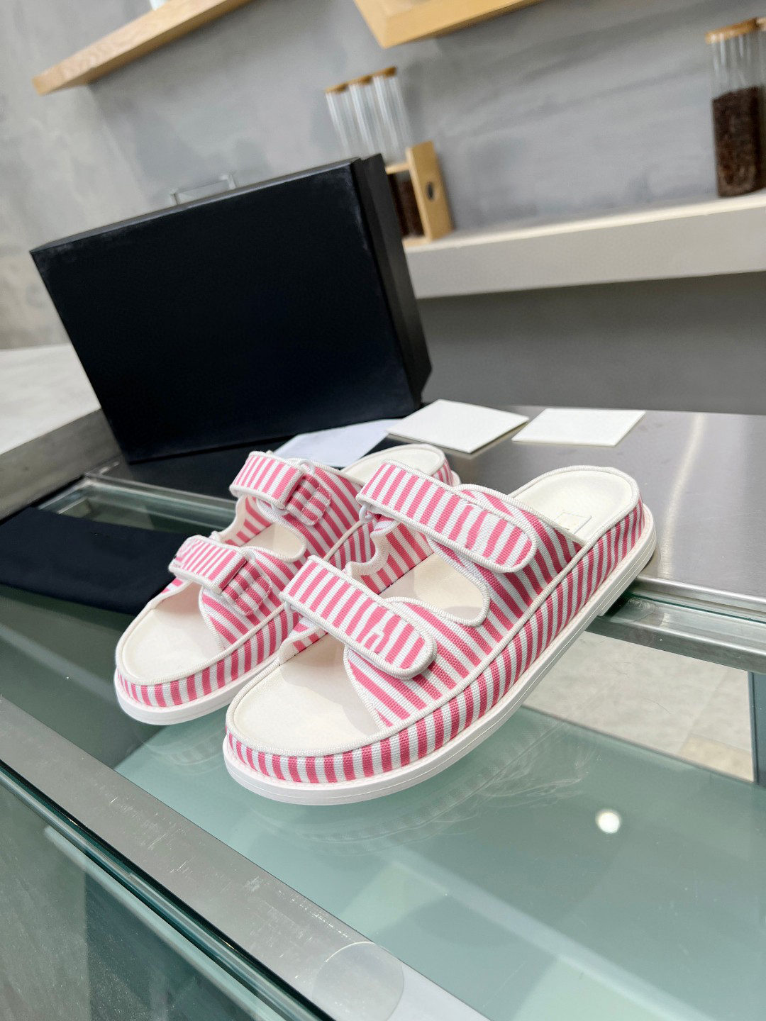 10A Top Quality Casual Sandals Women's Flat Beach Slippers Luxury Designer Fashion Slippers Classic Pattern Couple Heel Height Color With Box