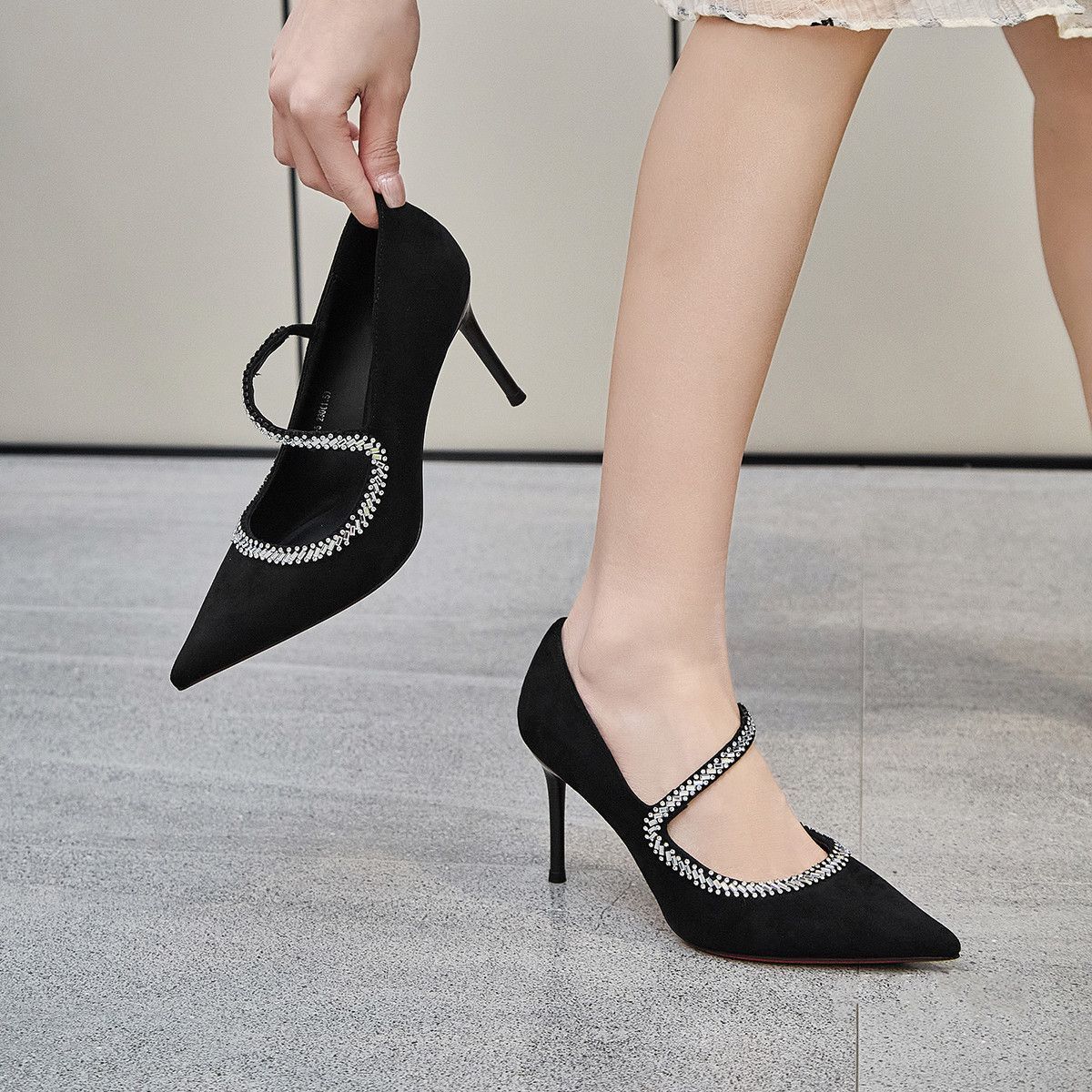 Latex insole suede pointed toe, thin heel, black high heels, straight cut with rhinestones, shallow mouth single shoe, 2025 early spring new style, se