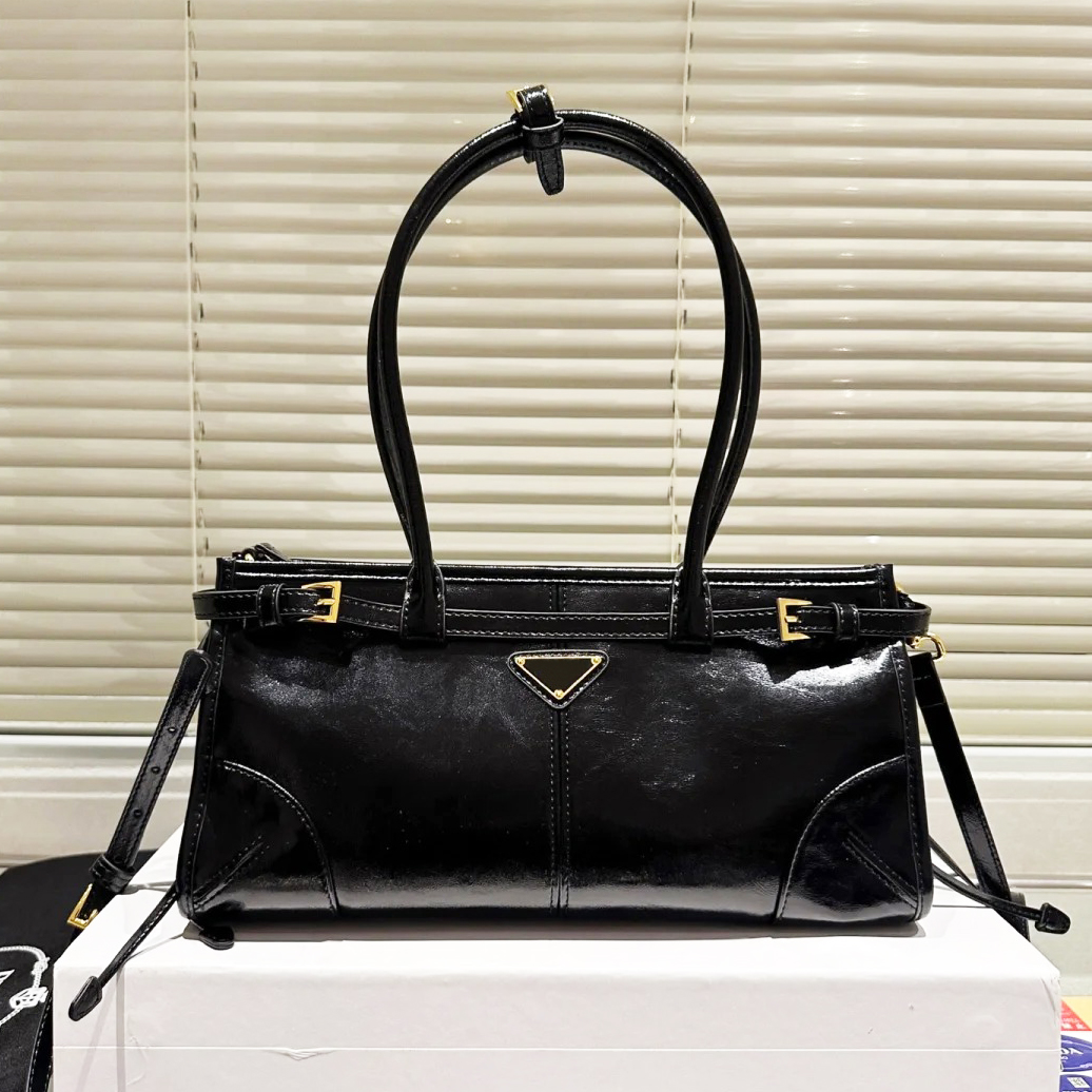 Waxed Leather Locomotive Style Designer Bags Handbags High Quality Cowhide Handbags Ladies Fashion Black Shoulder Bags Pure Color Large Capacity Travel Bags