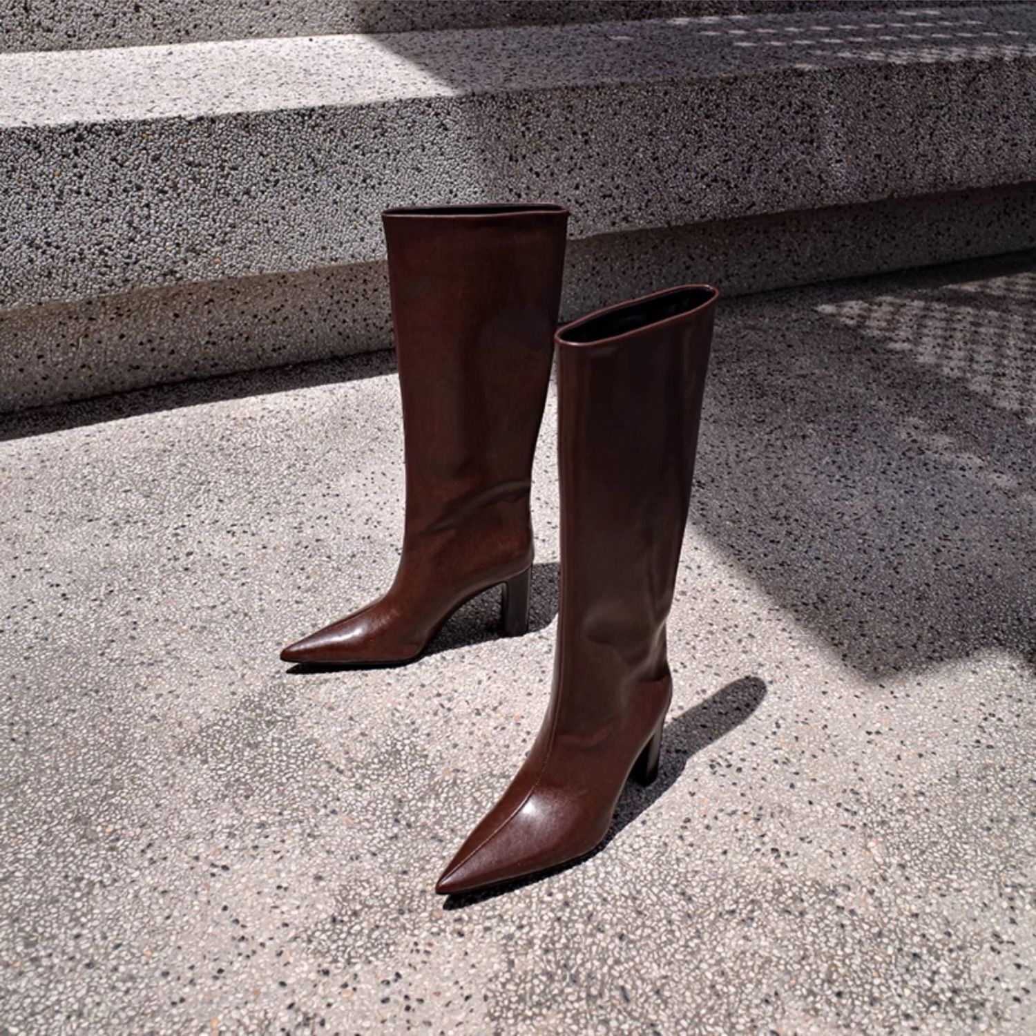 2024 new autumn and winter French style niche thick versatile heel pointed wide version slimming long high boots for women