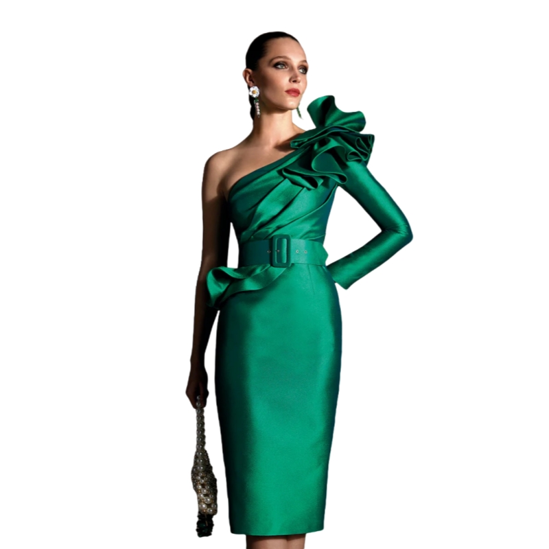 2025 One Shoulder Mother Of The Bride Dresses Sheath Knee Length Emerald Green Satin Wedding Guest Dress With Buttons Design Pleats Ruched Simple Form