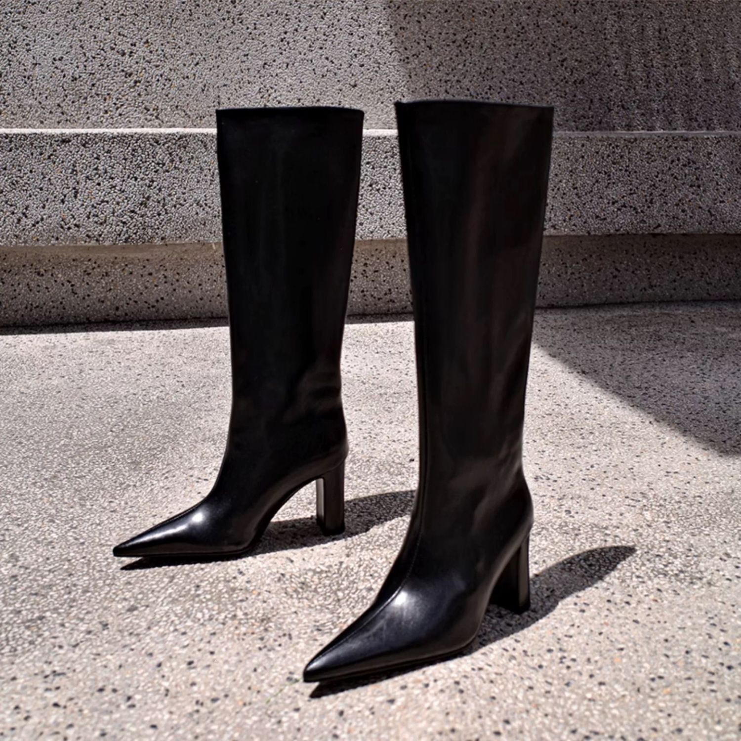 2024 new autumn and winter French style niche thick versatile heel pointed wide version slimming long high boots for women