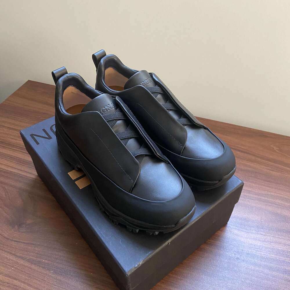 Men's Professional Golf Shoes Anti-slip Outdoor Hiking Women's Comfortable Sneakers
