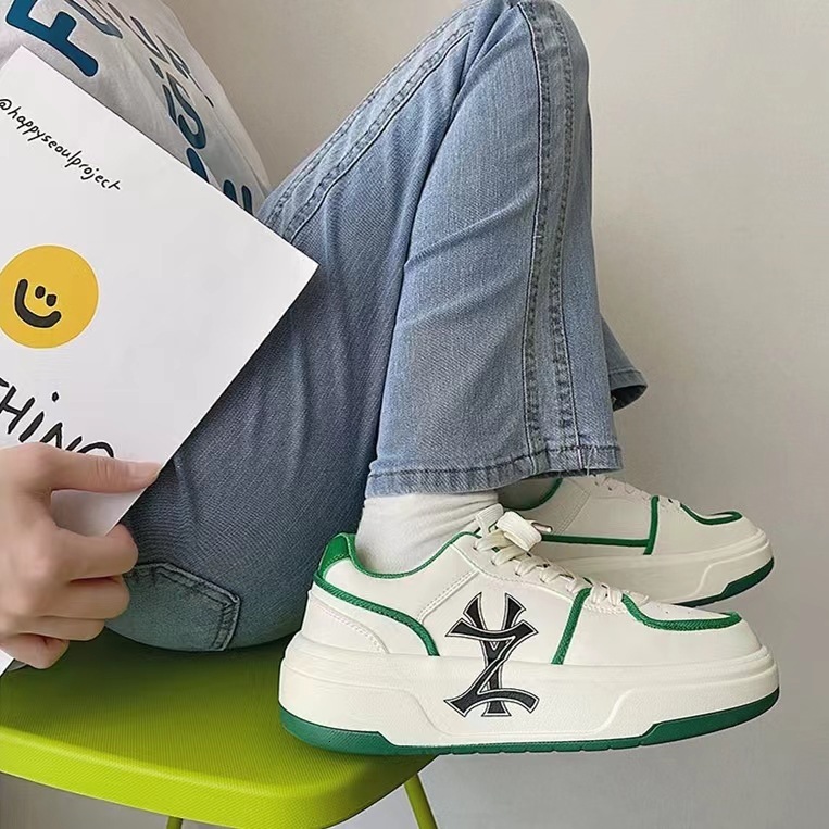 Heightened thick soled Instagram style college casual small white shoes for men's versatile chic niche letter design couple sports shoes