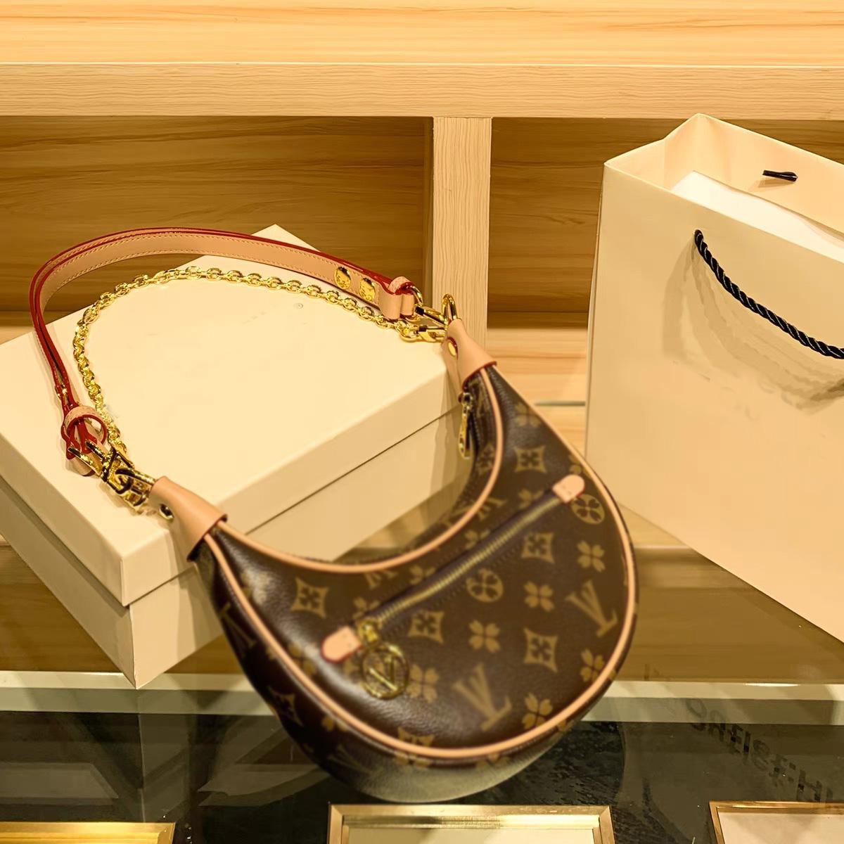 Luxury designer Bag Loop bag Croissant bags shoulder hobo Purse M81098 half-moon baguette underarm Handbag chain louisities vittonn bag viitton bag vuittion