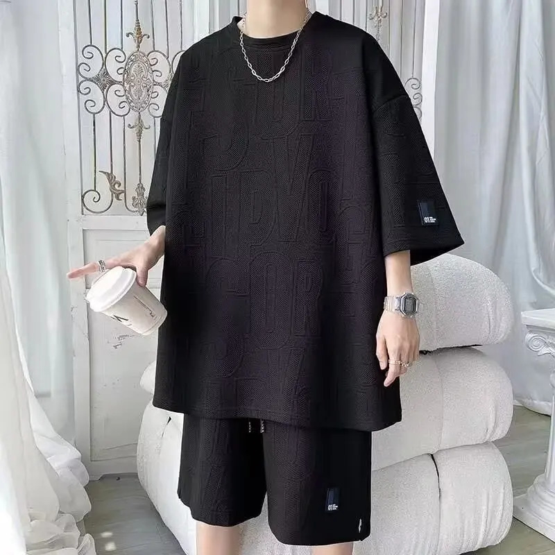 2024 Summer Mens Fashion Korean Harajuku Tracksuit Trend Letter TshirtShorts 2piece Set 250224