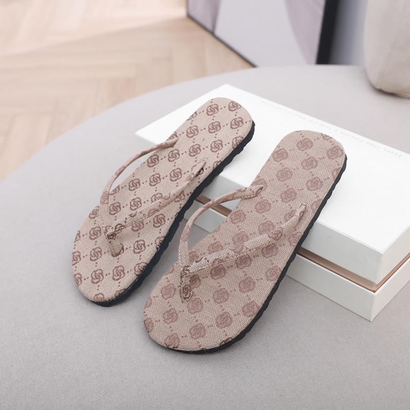 Free shipping new designer slippers for womens fashion summer flat bottom casual trendy Flip Flops size eur 36-40 daily wear outdoor