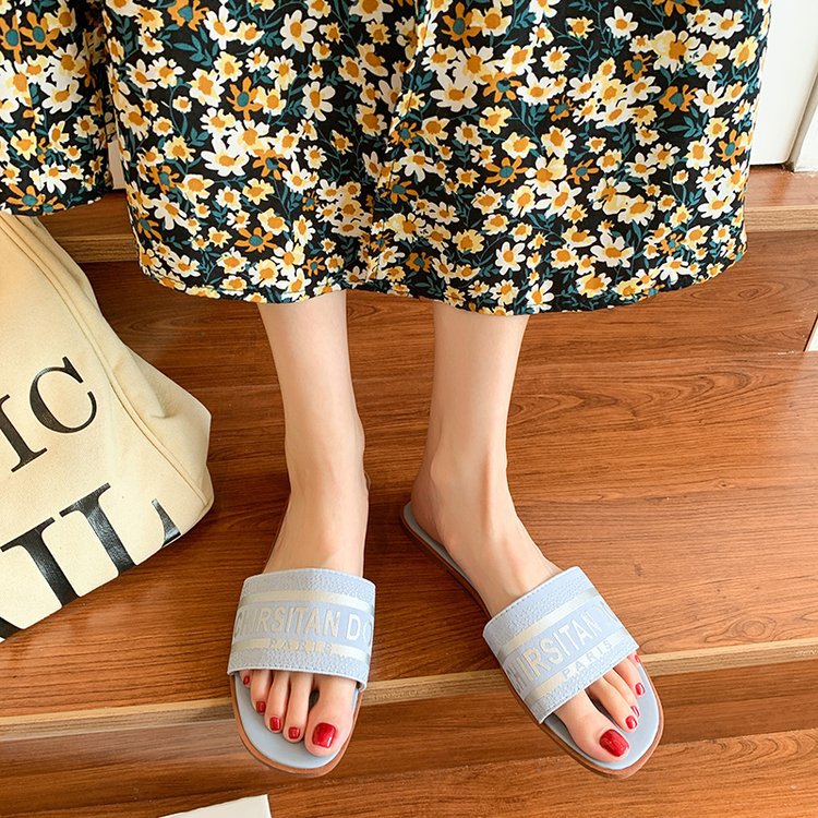 Free Shipping new slides designer Slippers for womans flat sandals fashion summer casual Square Toe slipper outdoor Indoor shoes women