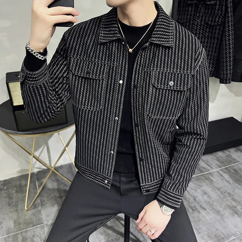 2024 Autumn Men Lapel Striped Jackets Single Breasted Simple Slim Casual Short Coats Male Multiple Pockets Social Overcoat 250304