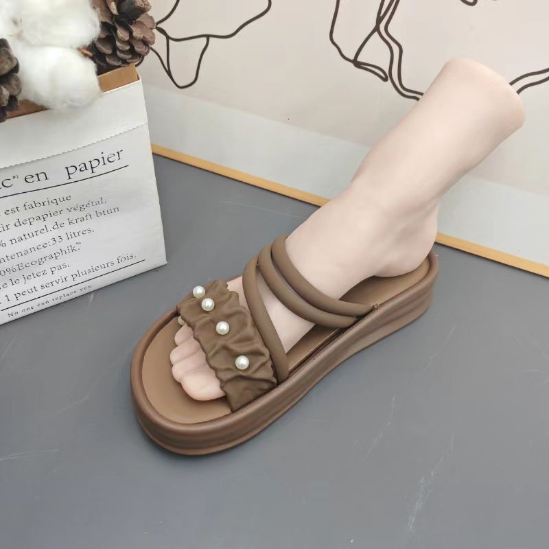 2025 New Slippers Designer Women's Summer Jacket New Fashionable Thick Style Cool Floor Dragging Casual Double Wear Beach Women's Sandals