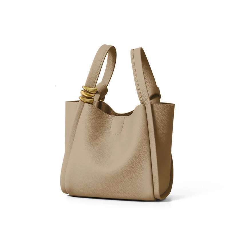 Bag 2025 New Women's Bucket Bag Autumn/Winter Single Shoulder Large Capacity Leather Carrying Basket