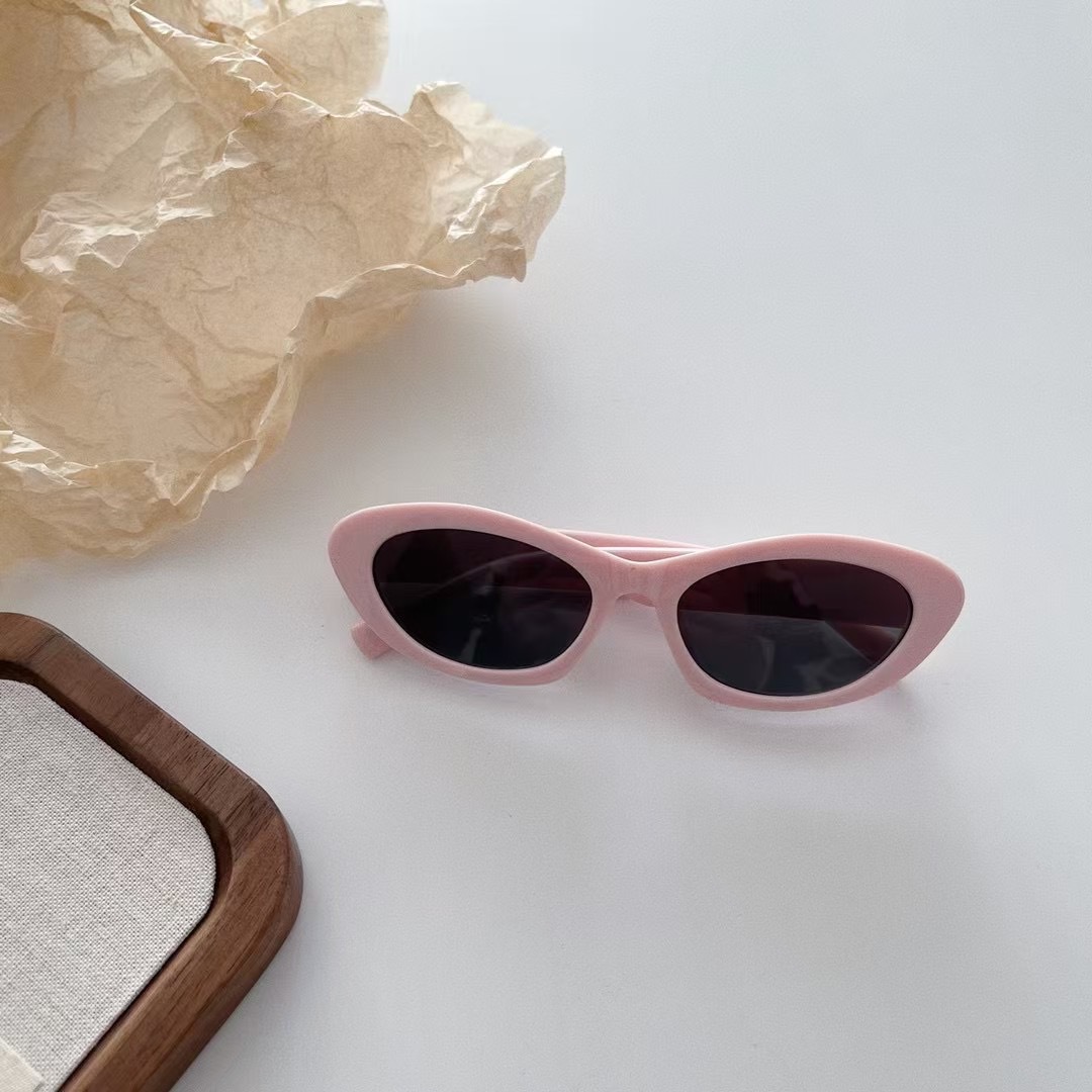 Children letter sunglasses Fashion girls colorful frame sunglass goggles kids UV 400 Protective eyewear boys beach holiday sunblock S3188 Z260305