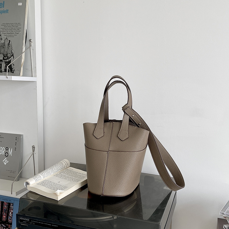 Vegetable Basket Women's High-End Sense, Exquisite And Niche Casual Crossbody Shoulder Bag, PU Leather Large Capacity Portable Bucket Bag