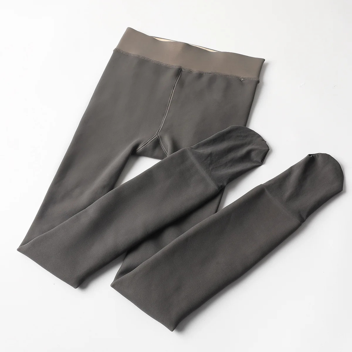 Wearing transparent autumn and winter long leg wool lining thickened overall pantyhose step 250304