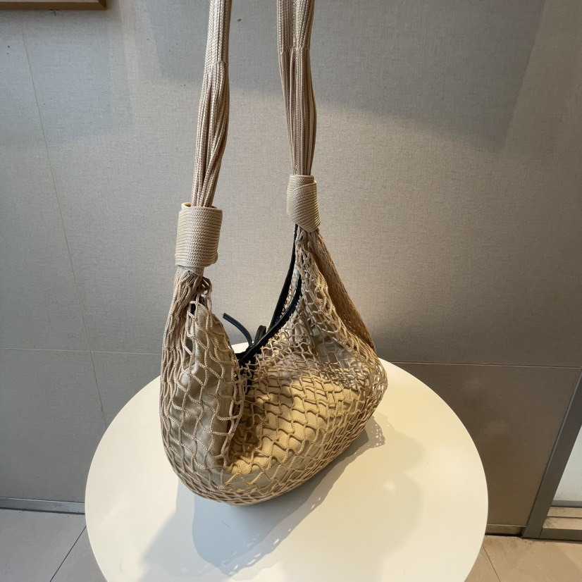 Trendy and Versatile Mesh Bag with Popular Internet Celebrity, Contrasting Color Horn Bag Design, Single Shoulder Crossbody Bag 250315