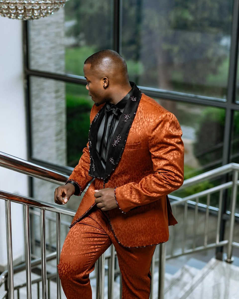 Brilliant Wedding Tuxedos Printing Appliques Men Suits Shawl Lapel 2 Piece Set Jacket Pants Groom Business Blazers Customized
