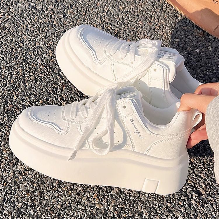 Sponge cake autumn height increase thick sole white 2025 new fashion board multifunctional sports and leisure shoes designer trendy sports shoes