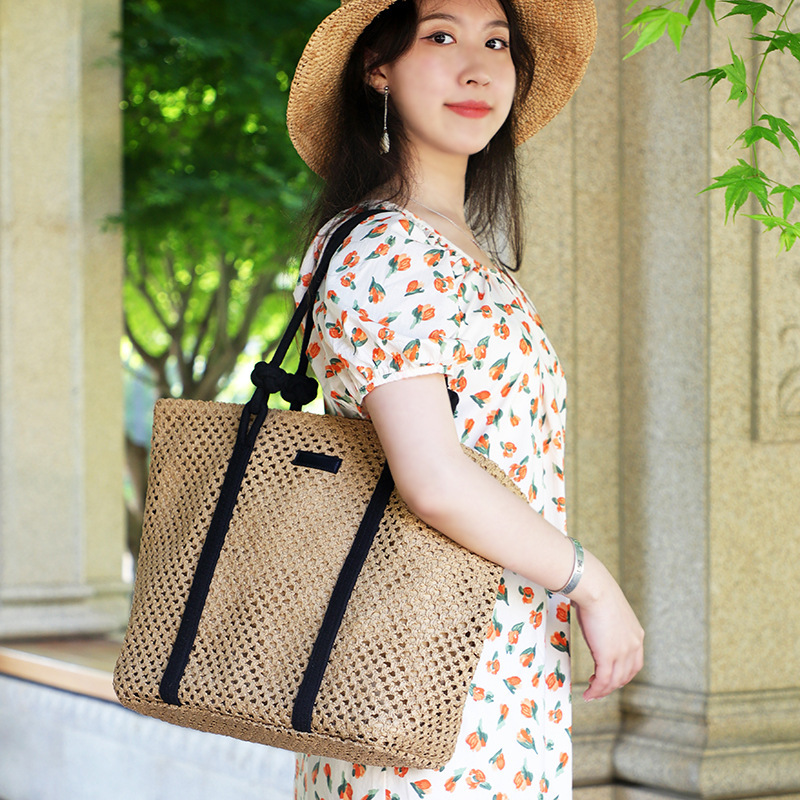Instagram New Hollow Paper Rope Large Capacity Fashionable Disc Buckle One Shoulder Grass Woven Casual Women's Beach Bag