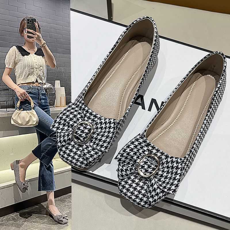 Red soled shoes, slippers, sandals, sports shoes, boots bow sole version square headed grid small fragrant scoop