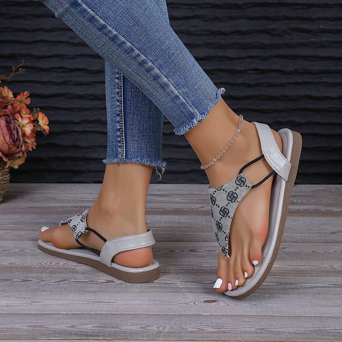 Free Shipping 2025 new slides designer Slippers for womans flat sandals fashion summer crossing slipper outdoor Indoor Flip-flop shoes women