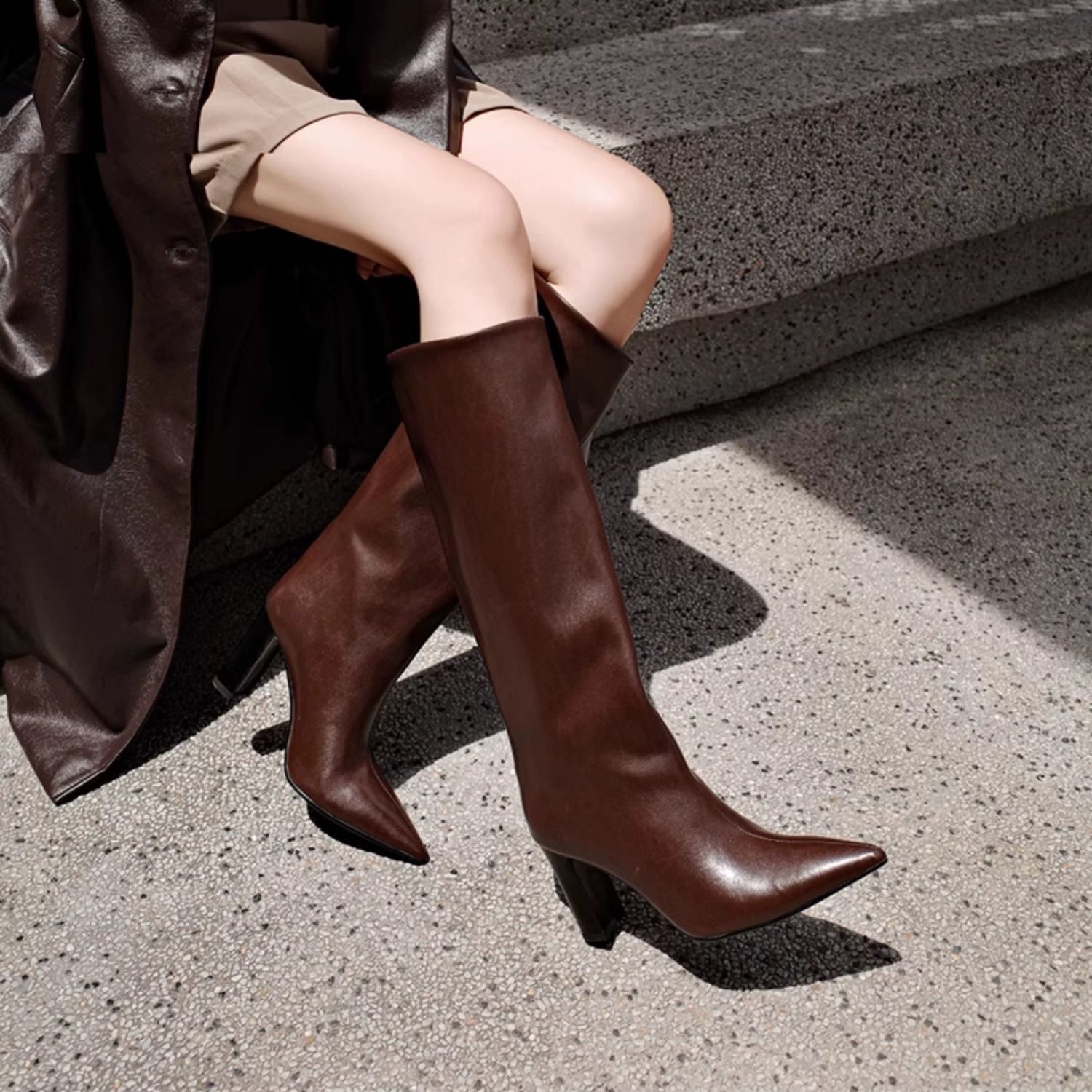 2024 new autumn and winter French style niche thick versatile heel pointed wide version slimming long high boots for women