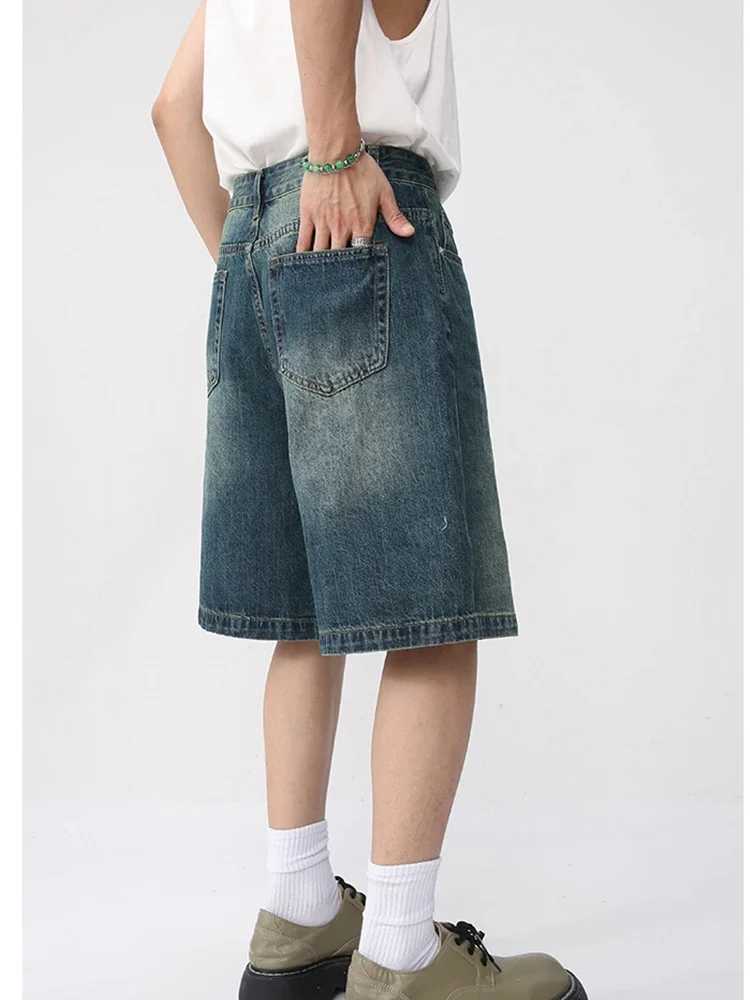 Men Summer Denim Shorts New Korean Loose Vintage Fashion Wash Casual Over Knee Capris Straight Leg PantsT250305