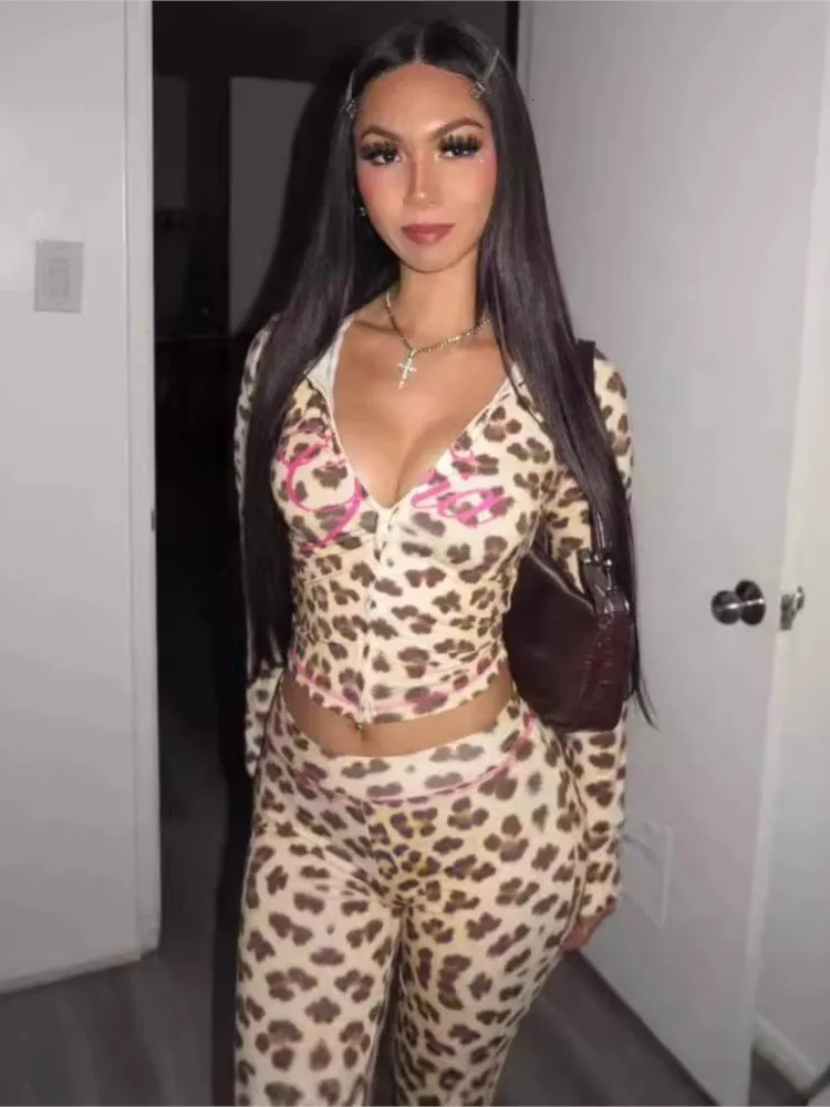 Womens Two Pieces Set Leopard Contrast Y2K Print 2 Pieces Hooded Full Sleeve Crop Jacket Skinny Stretch Flare Pants Trend Suits 250304