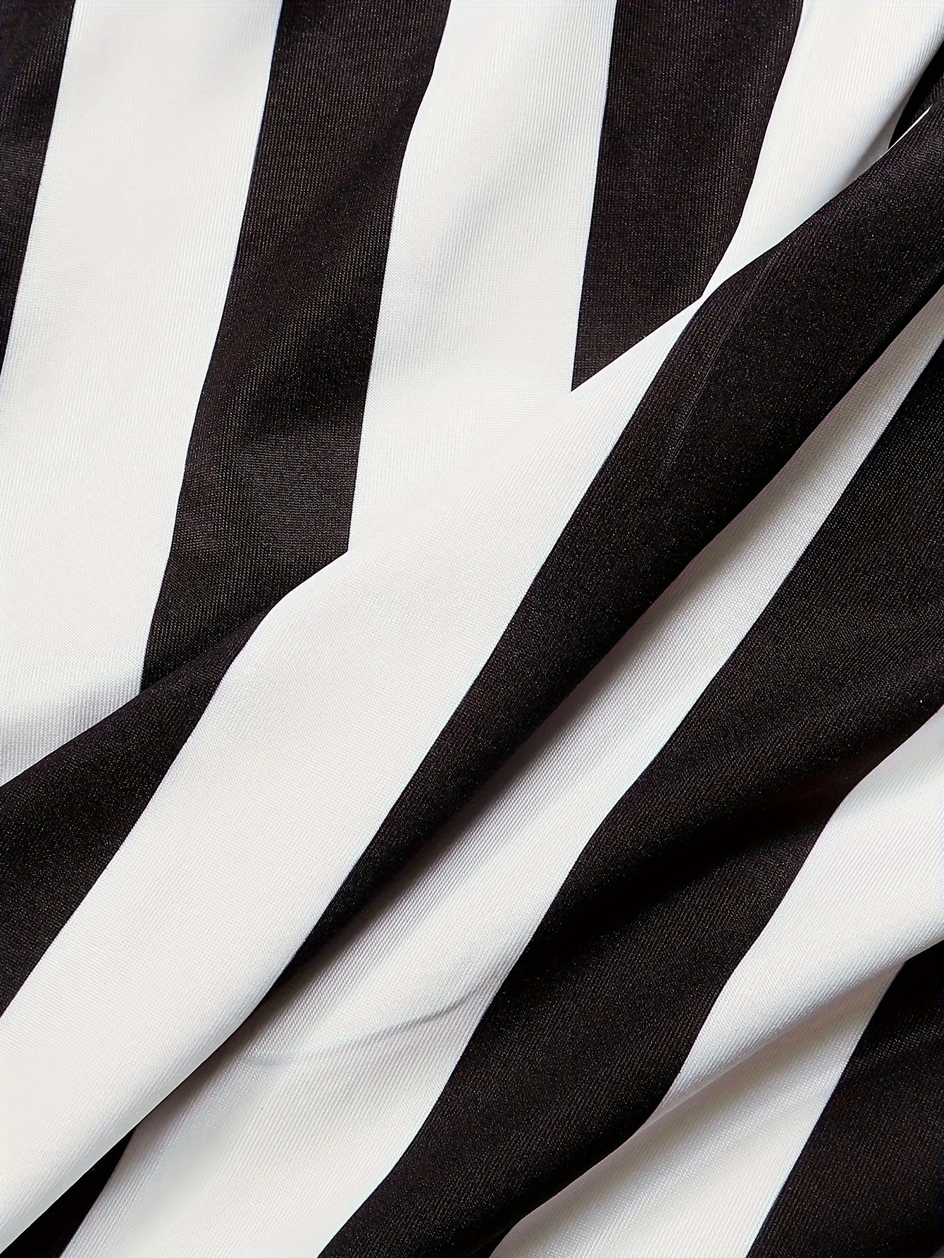 Plus Size Womens Casual Fashion Sleeveless Black and White Striped Fishtail Hem Dresses 250225