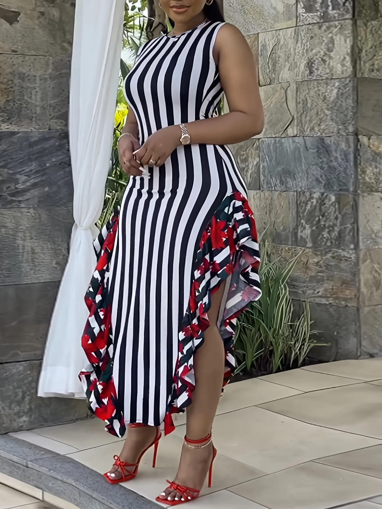 Plus Size Womens Casual Fashion Sleeveless Black and White Striped Fishtail Hem Dresses 250225