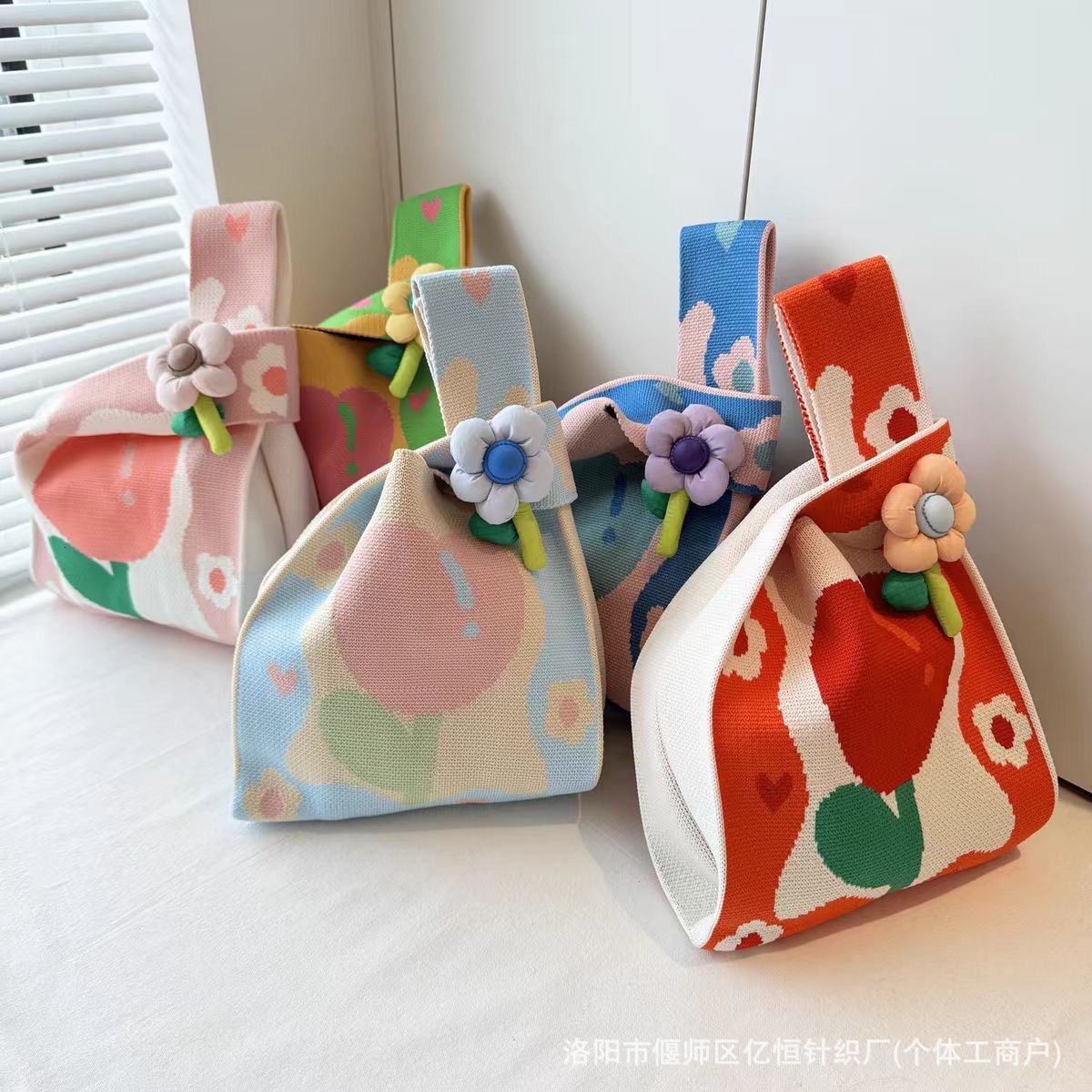 Popular Internet Celebrity Cartoon Flower Handbag, Women's Knitted Yarn Water Bucket Bag, Hundred Clutch Carrying Casual Tote Bag