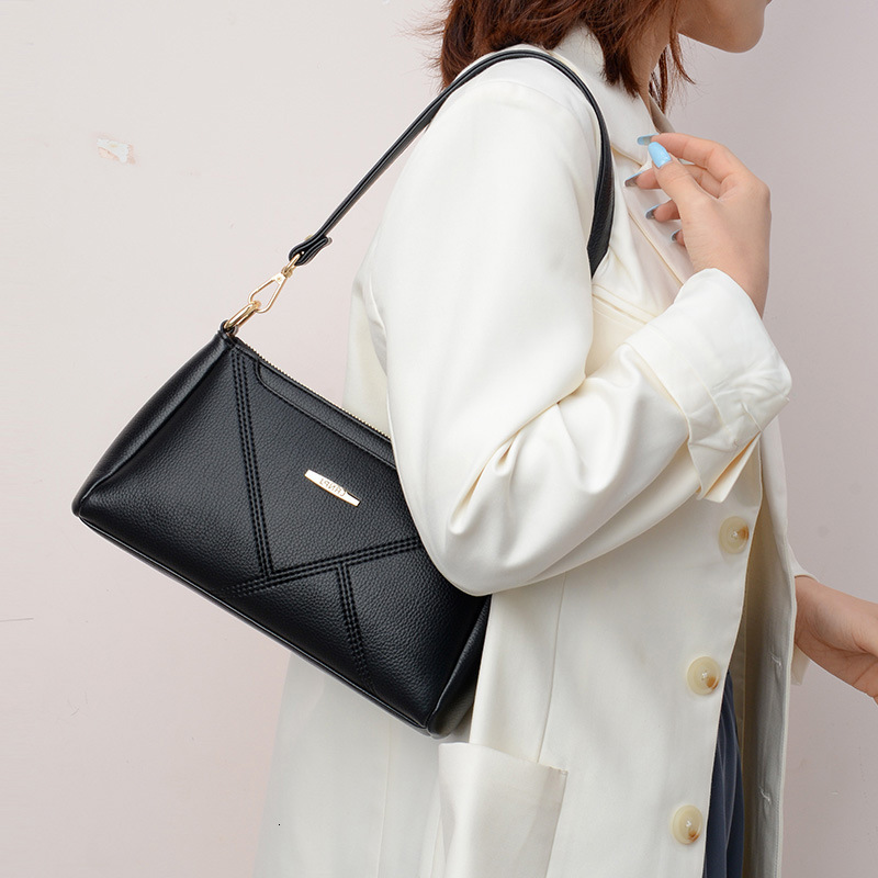 Women's 2025 New Handbag Small Fashionable Middle-Aged Mother Women's Armpit Single Shoulder Crossbody Bag