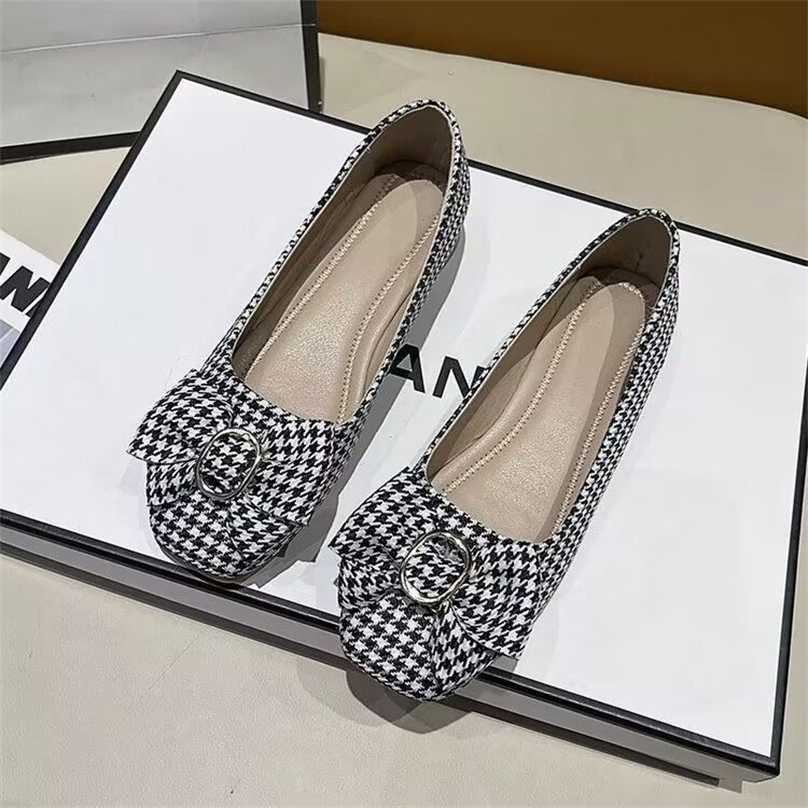 Red soled shoes, slippers, sandals, sports shoes, boots bow sole version square headed grid small fragrant scoop