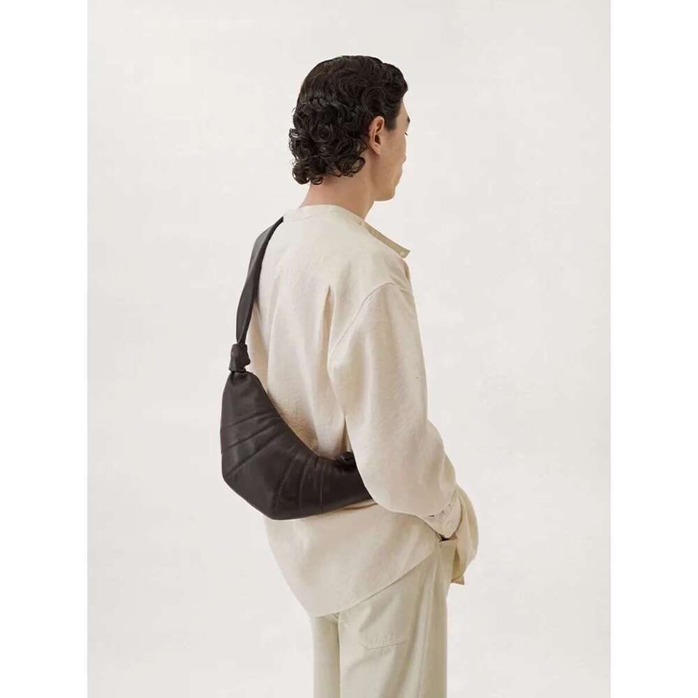 New Retro Sheepskin French Croissant Fashion Horn Bag Chest Bag Trendy Niche Net Handheld Women Large Capacity