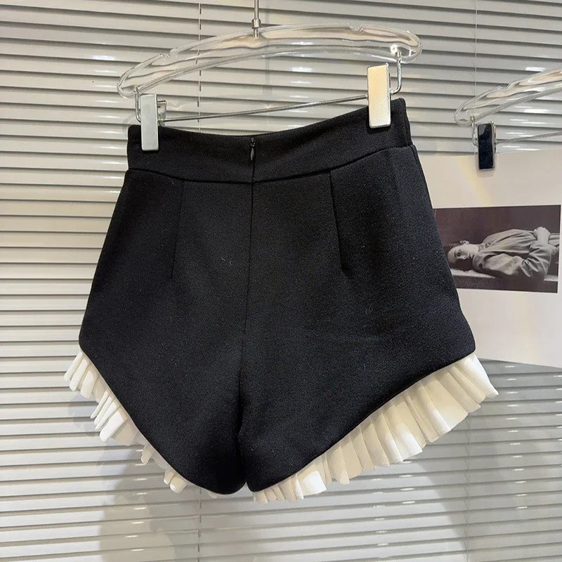Spring 2025 Diamond Buckle Folded Lace Charm Social Shorts 250304