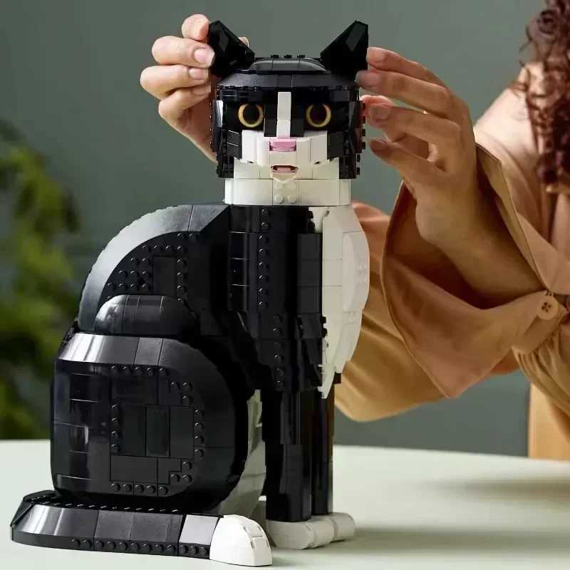 43247 Young Lion Tuxedo Cat 21349 Model Display Decoration Set Building Blocks Bricks Toys for Kids Christmas Gift M250304