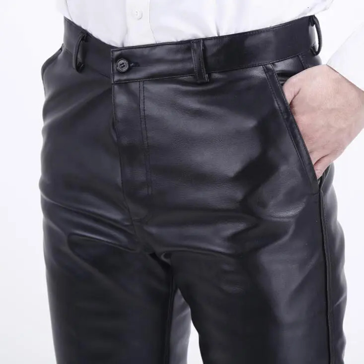 2203 Winter Thick Warm Faux Leather Pants For Men Plus Size PU Fleece Fashion Motorcycle Joggers Windproof 29 250304