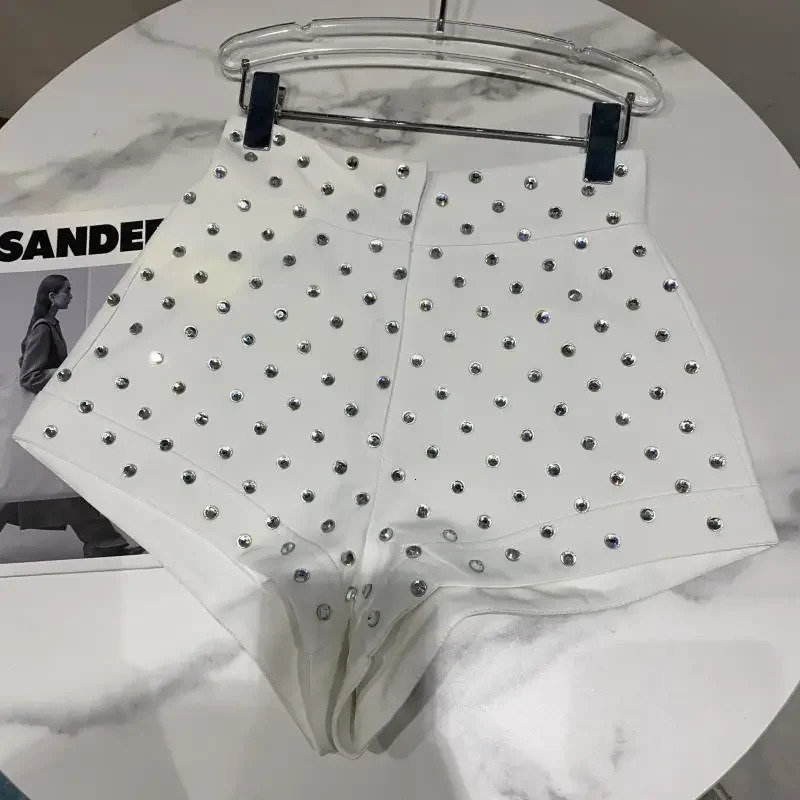 VGH Chic Autumn Spliced Diamonds Shorts for Women High Wiast Patchwork Balzer Temperament Wide Lef Trousers Female Clothing 250304