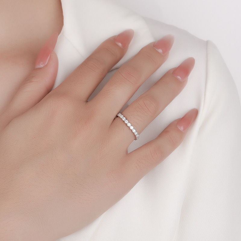 Ins Top Sell Wedding Rings Simple Fashion Jewelry Real 100% 925 Sterling Silver Single Row White Moissanite Diamond Party Eternity Women Engagement Ba