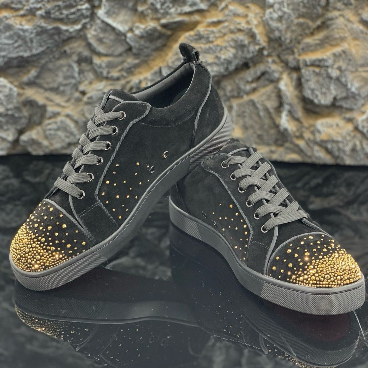 2023CL new men's shoes with rhie trend, casual fashionable board shoes, rivet red sole, versatile and personalized