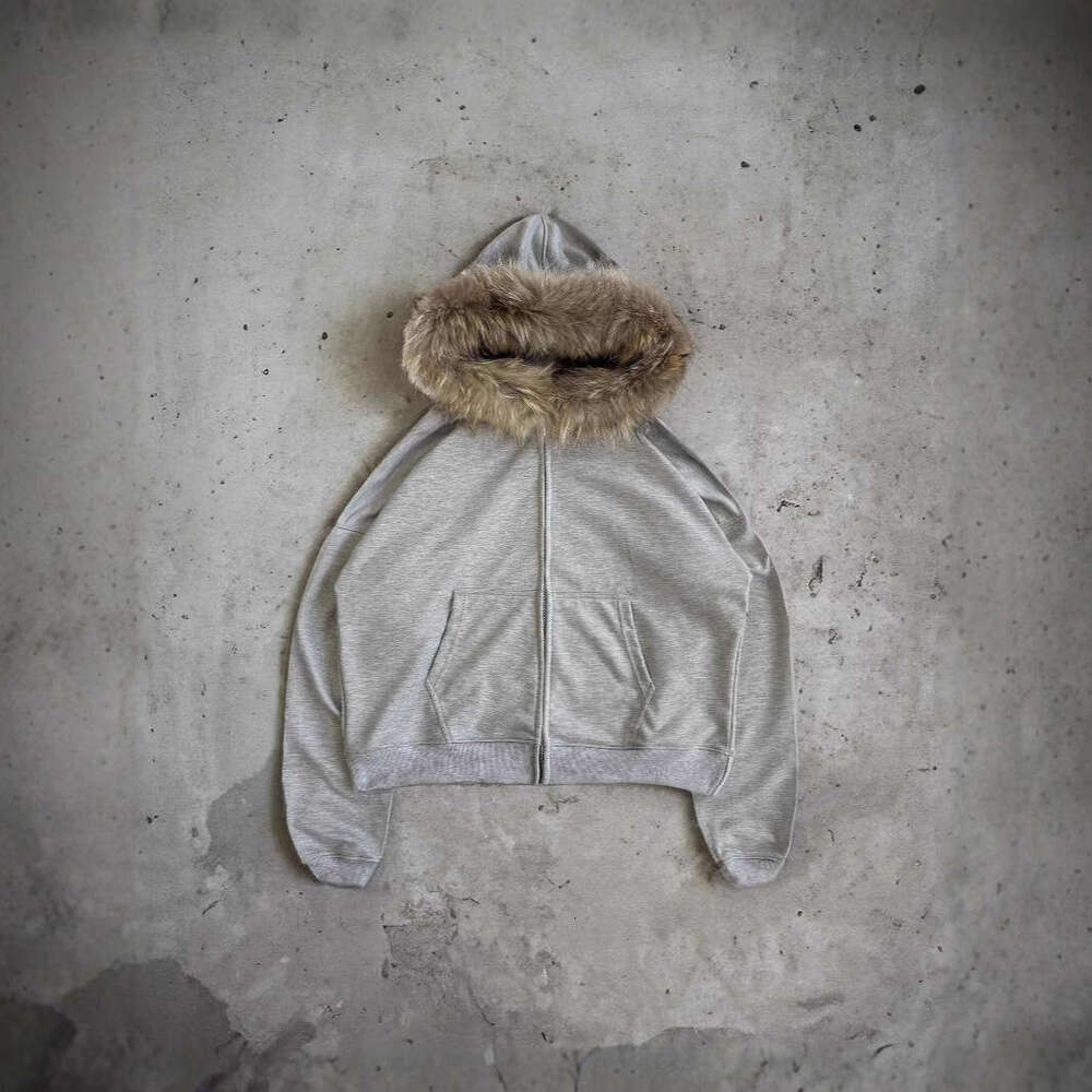 Sweatshirt fashion trend loose cool with fur and fleece winter outdoor skiing jacket