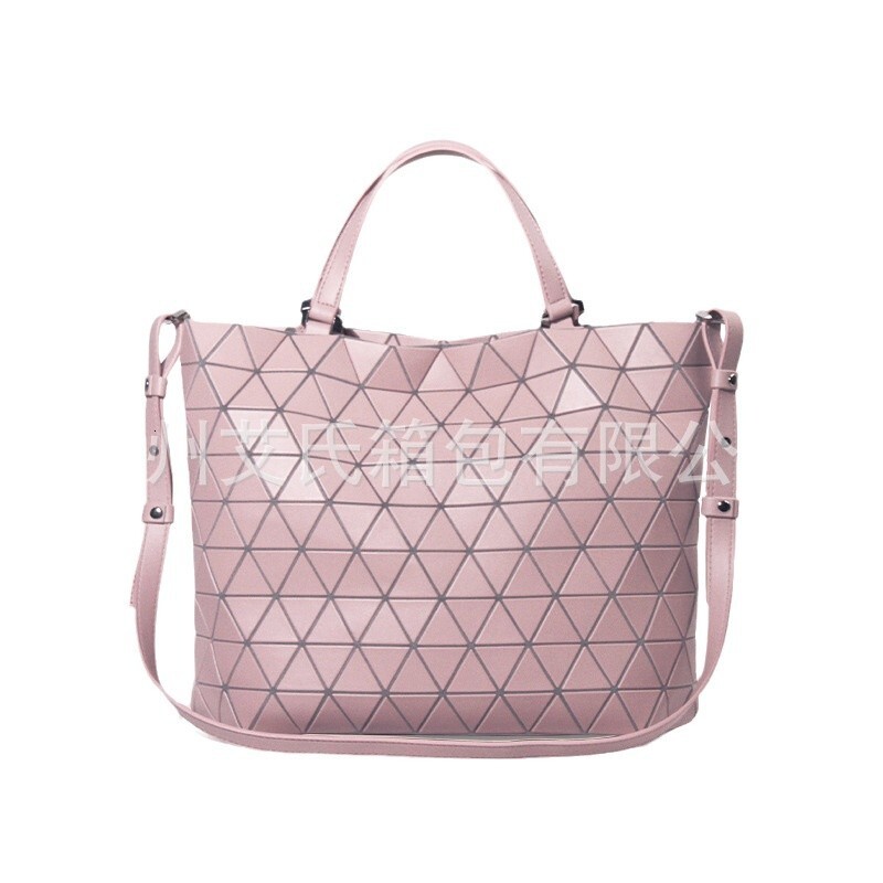 Lifetime Original Factory 2024 New Geometric Diamond Grid Capacity Single Shoulder Portable Water Bucket Large Crystal Bag