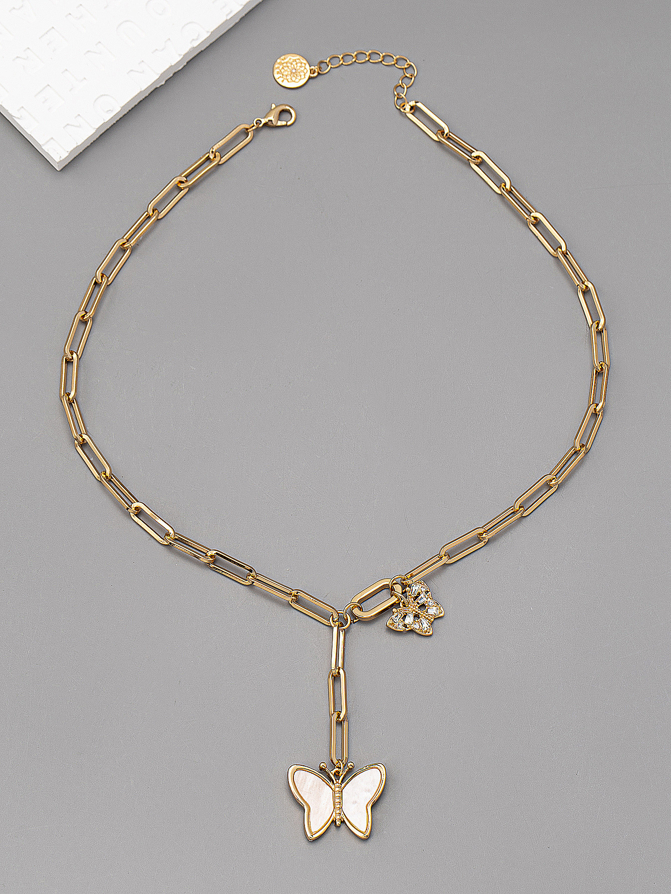 French Retro Butterfly Pendant Fashion Personality Light Luxury Necklace Female Designer Jewelry