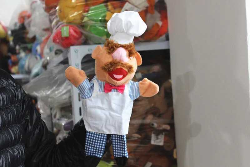 Free shipping The ppets Puppet Kermit Frog Fozzie Bear Swedish Chef Miss Piggy Gonzo WALDORF Plush Stuffed 28cm Hand Puppets Baby Kids Toys