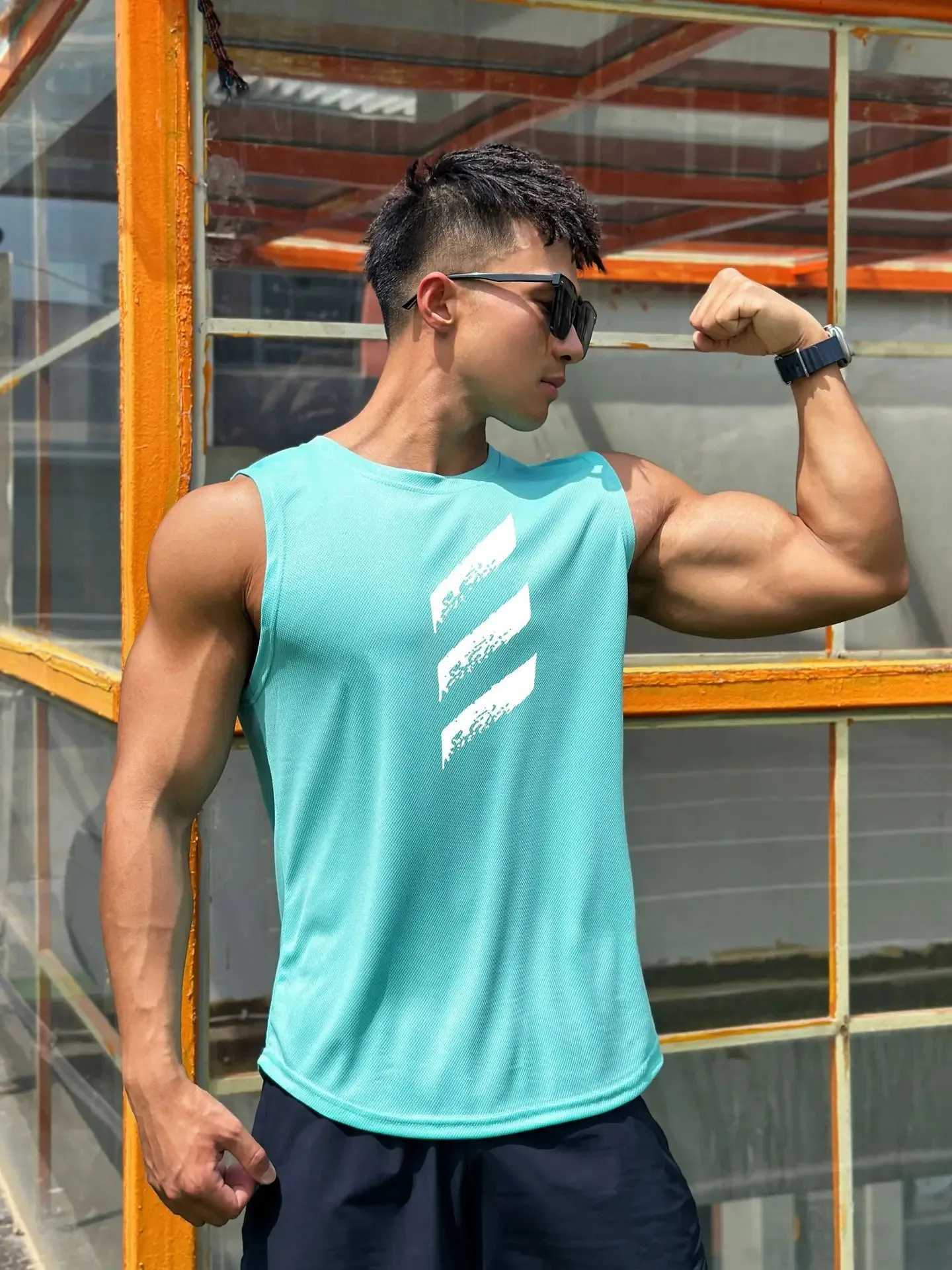 Summer Sports Undershirt Mens Sleeveless T-shirt Fast Dry Breathable Loose Undershirt Basketball Running Training FitnessT250318