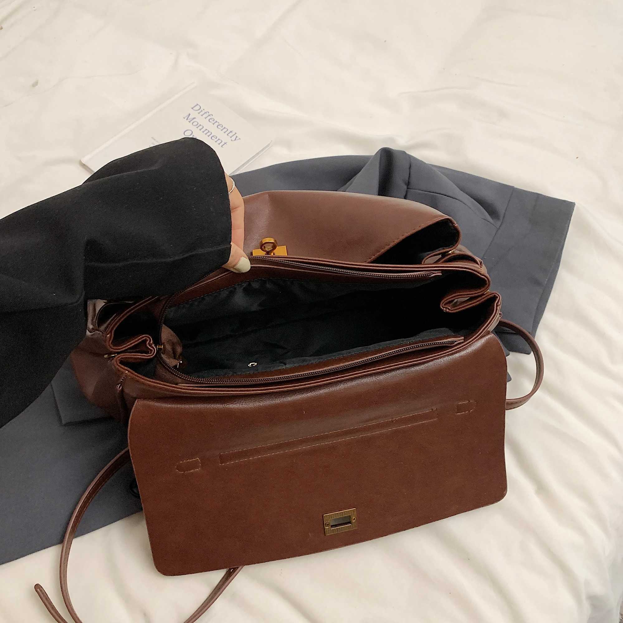 Commuting to work under the armpit female autumn and winter high-grade sense of large-capacity single shoulder bag Y250306