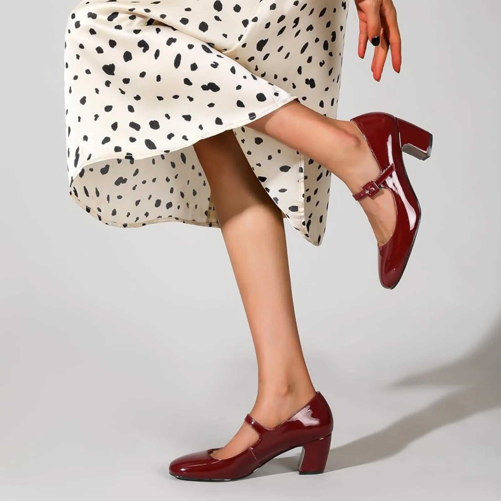 Wens Mary Jane h round toe chunky heel. Comfortable reliable and elegant for ryday beauty. Y250306