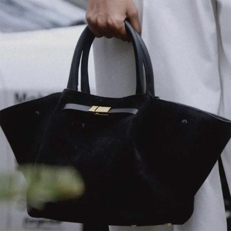 European And American Fashion New Bat-Shaped Wing Handbag Niche Brand Design Multi-Functional Large Capacity Shoulder Bag