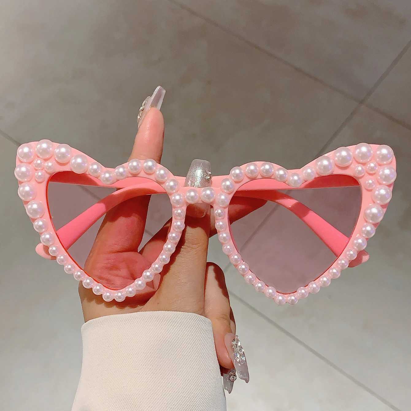 KAMMPT Stylish Heart Designer Shades White Pearl Candy Colored Decorative Sunglasses Fashion Brand Pink Beach SunglassesXJ250306