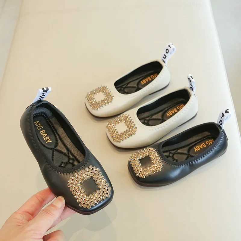 Size 21-35 Girls Loafers Soft Flexible Flat Shoes Children Slip-on Shoes Rhinestone Metal Charm Kids Princess Shoes For GirlT250306