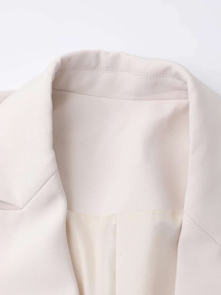 EAM Beige Irregular Big Size Elegant Blazer Women New Lapel Long Sleeve Jacket Fashion Tide Spring Autumn 2025 Cpdb040